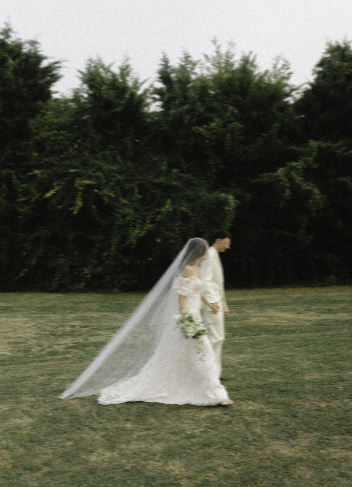 Mariage Julia et Alex - Prieuré Saint Ellier - photos offertes (3)