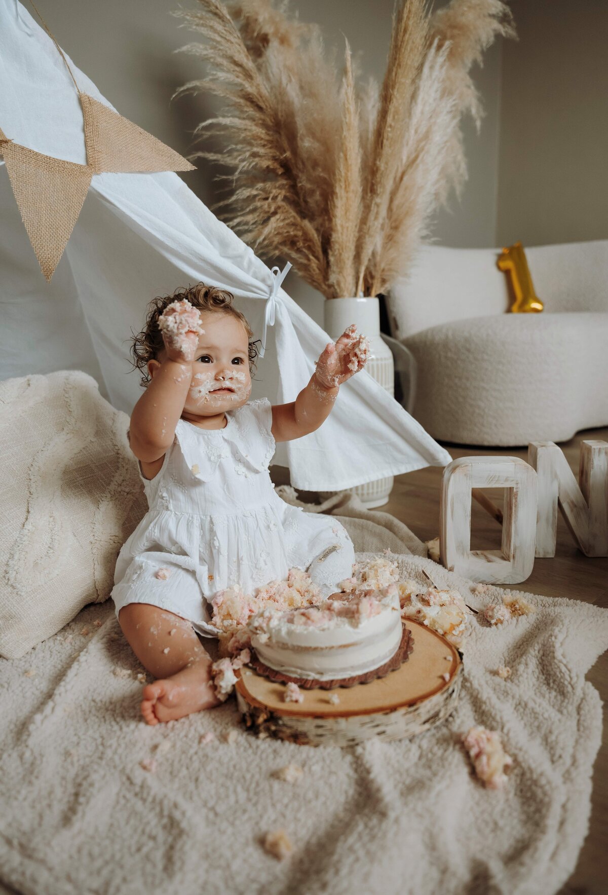 cakesmash fotograaf limburg, cakesmash fotograaf, cakesmash fotograaf haelen, cakesmash fotograaf roermond, cakesmash fotograaf leudal, cakesmashshoot haelen, cakesmash shoot leudal, cakesmash shoot roermond, cakesmash shoot, cakesmash fotograaf, cakesmash fotografie, cakesmash, cakesmash voor 1e verjaardag, cakesmash fotografie leudal, cakesmash fotografie in de buurt van haelen