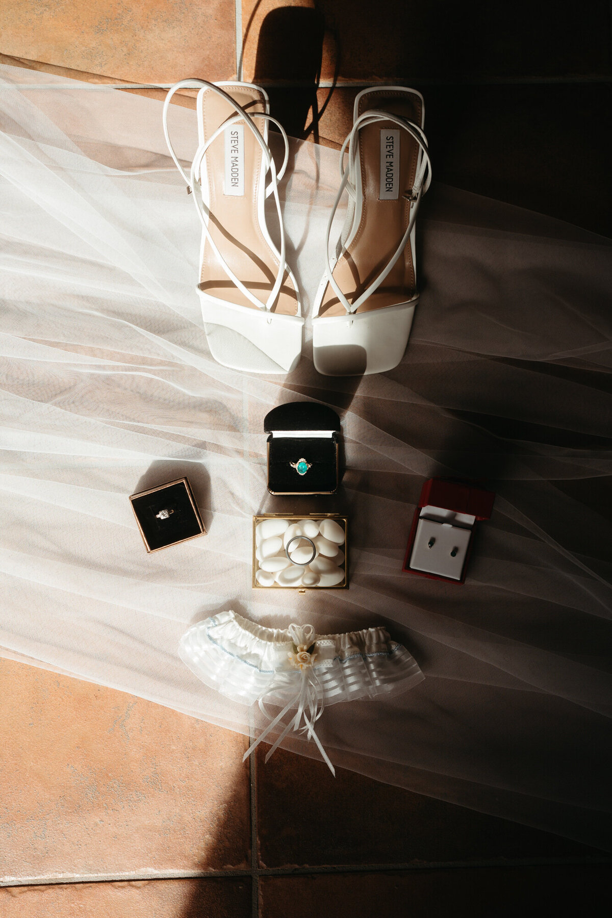 the_chaffins_international_destination_wedding_elopement_photographers_sammie_chaffin_micah_editorial_adventure_photos_travel_tuscany_italy_4