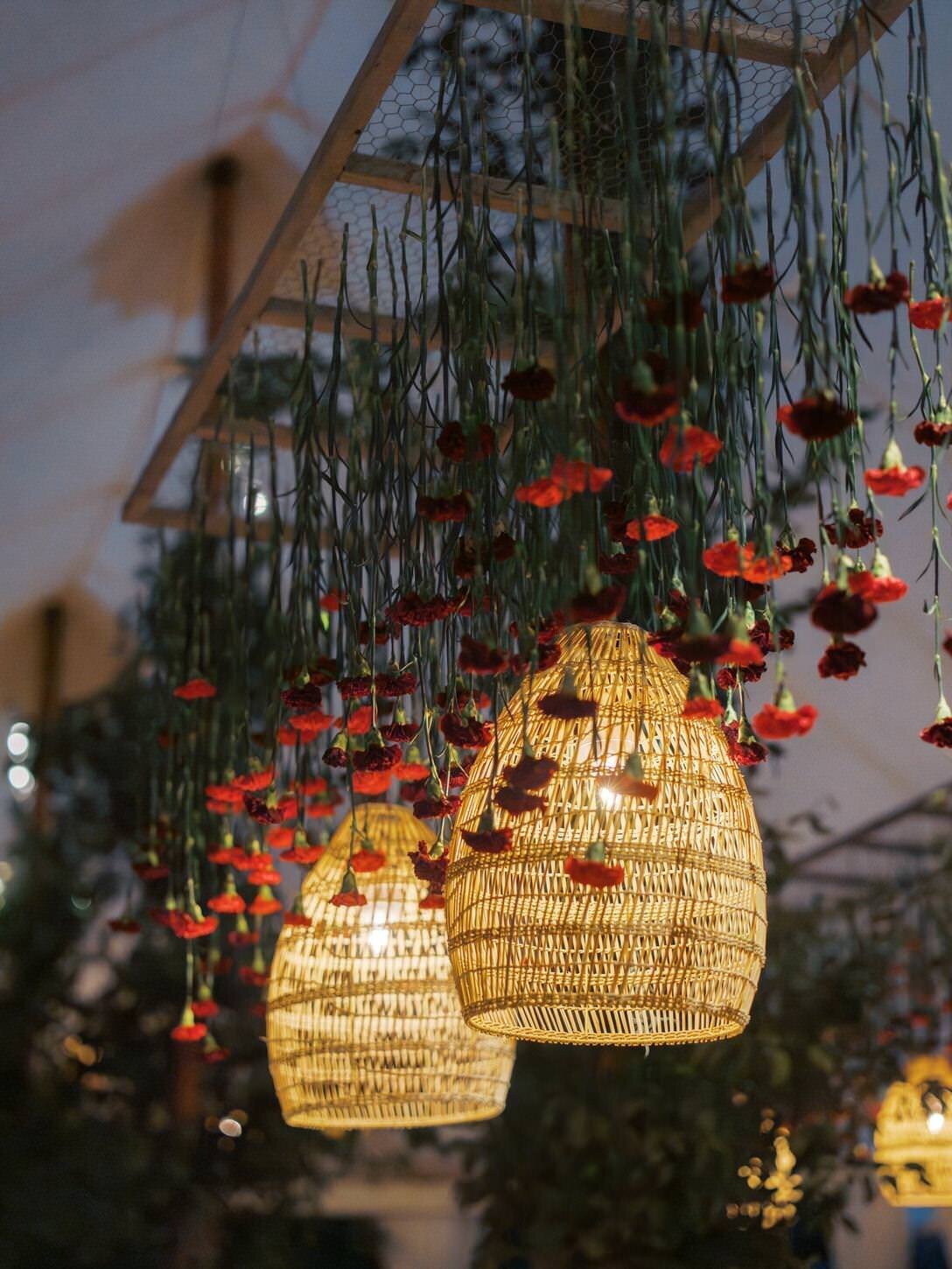 troutbeck-26-chandelier-and-hanging-floral-decor-at-reception-at-troutbeck-jenny-fu-studio