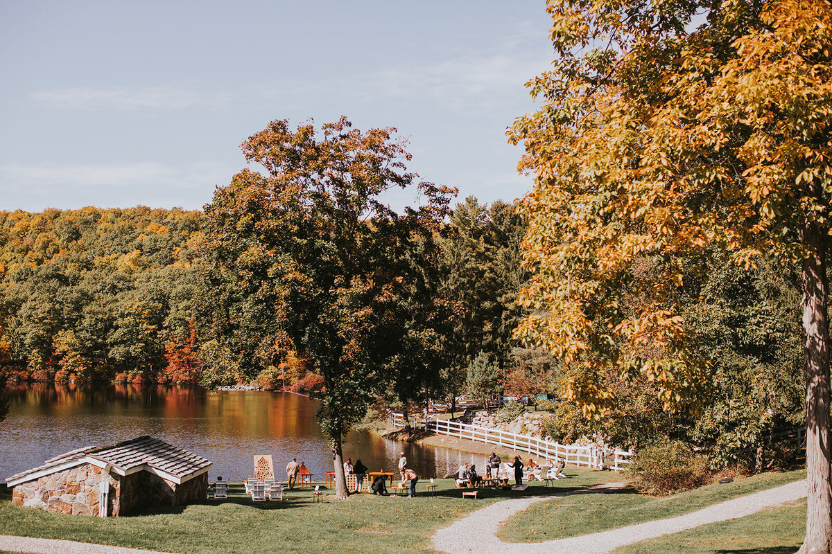 fall-cedar-lakes-estate-water