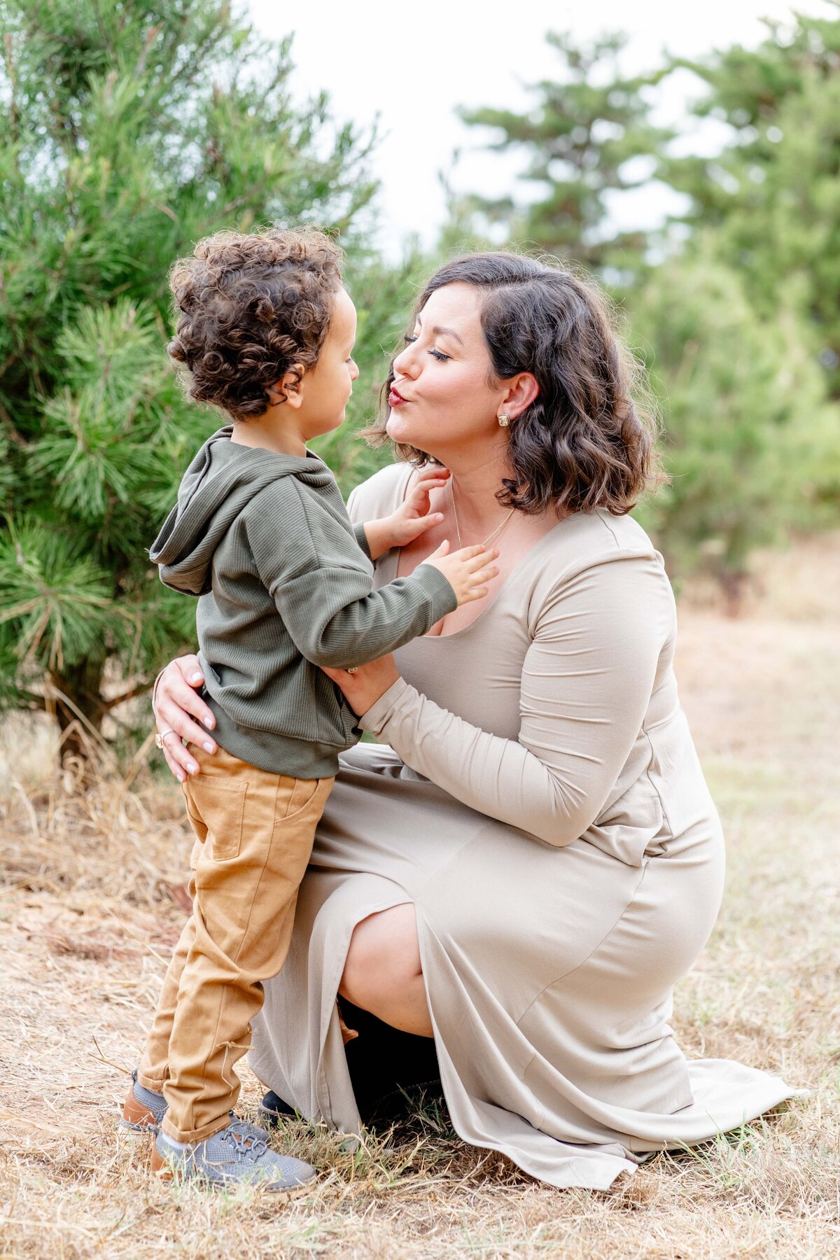 Austin-TX-Fall-Mini-Session-Magnolia-and-Grace-Photography-Co-VivianaG-# (1)-51