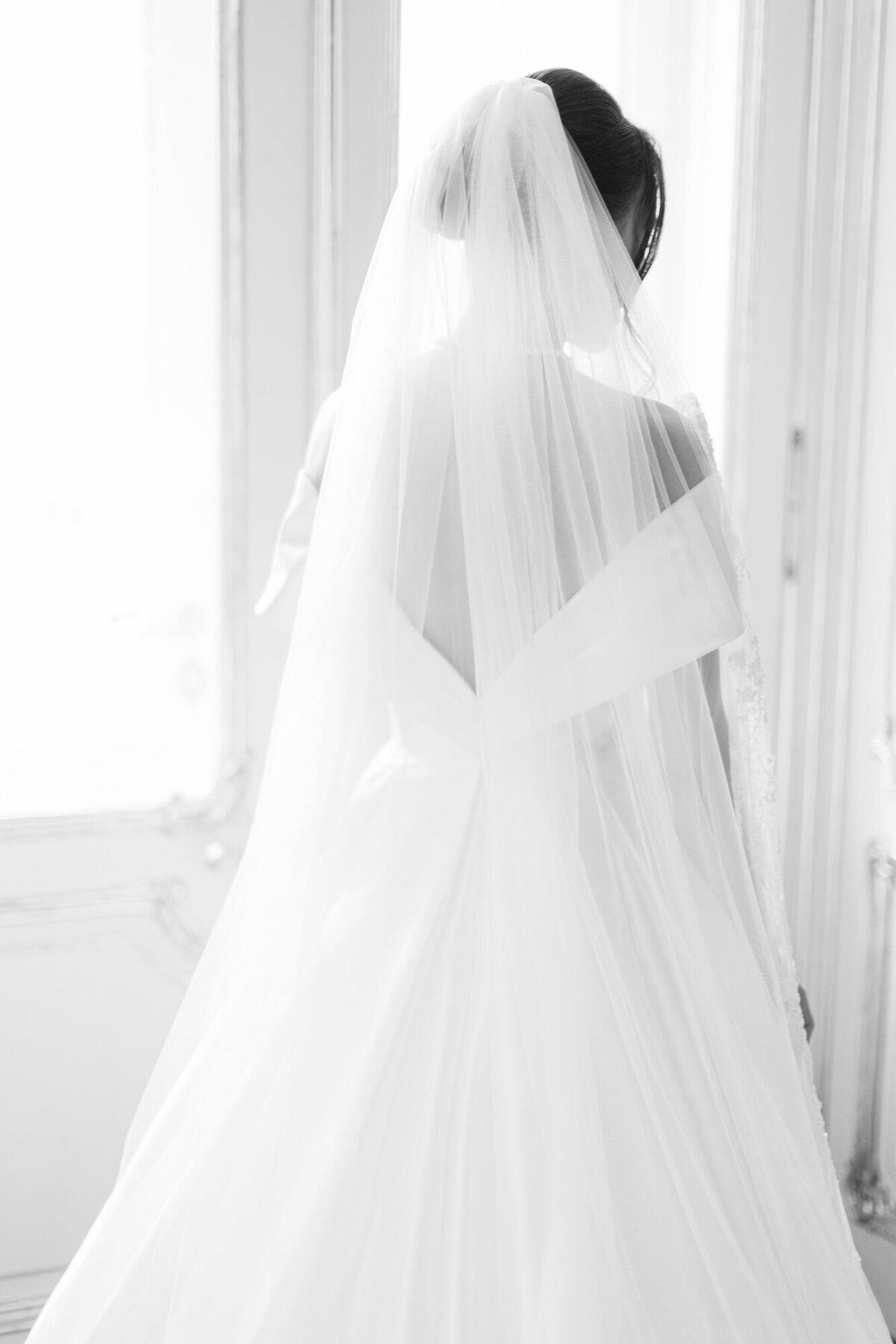 Black and white bridal profile at palace Coburg in Vienna