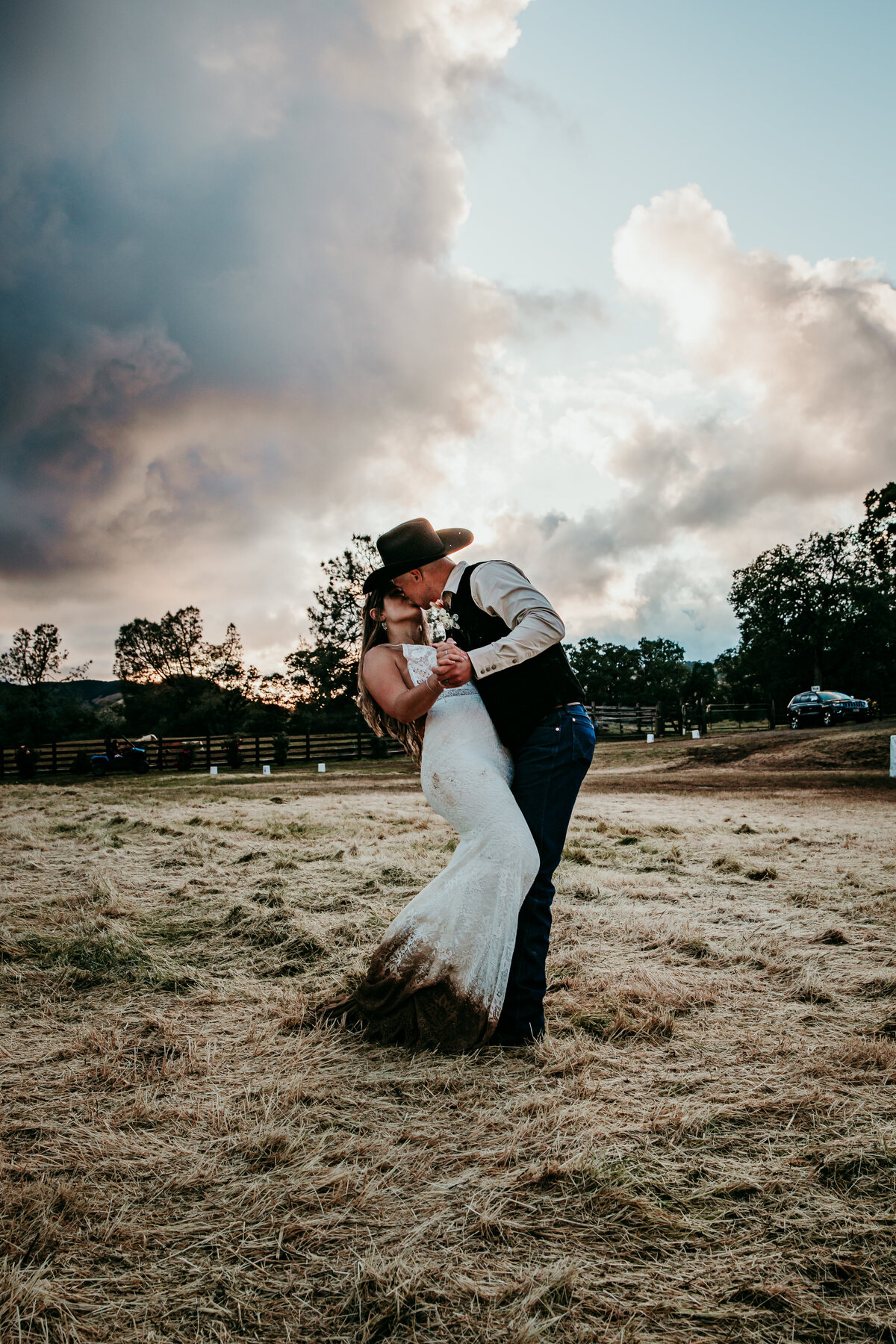 bride and groom sunset photos