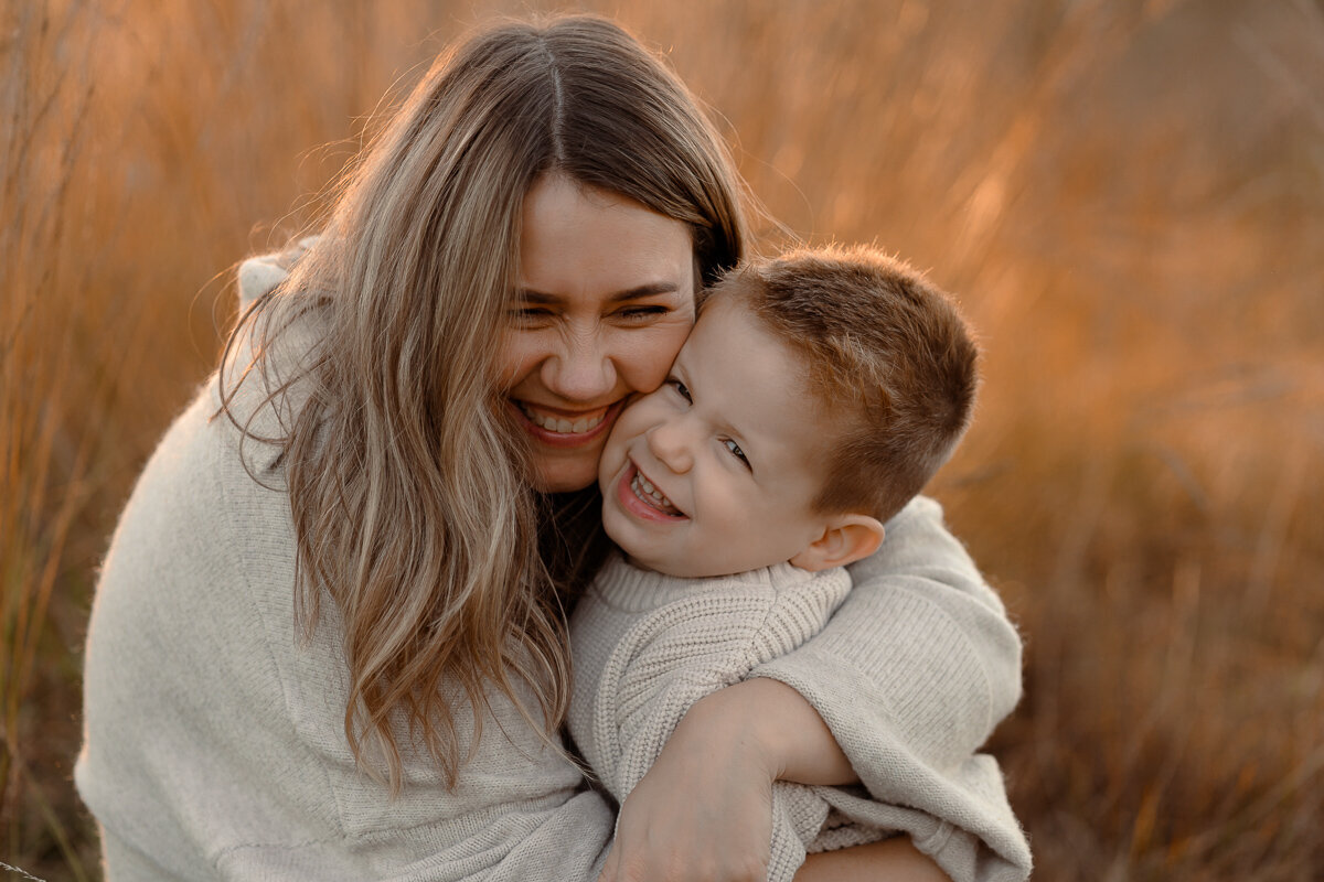 Joenne-Bokhorst-Fotografie-gezinsshoot-winter-zonsondergang-Apeldoorn-14