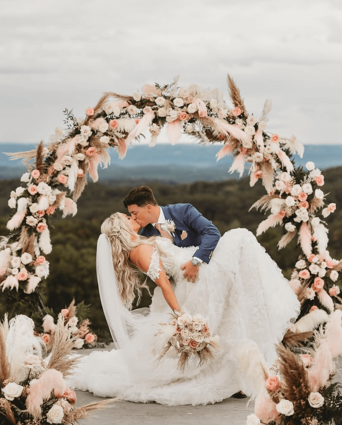 wedding-pampas-grass-blush-ivory
