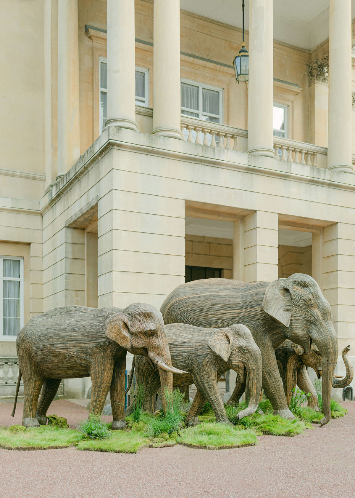 chloe-winstanley-events-lancaster-house-sculptures-elephant-family