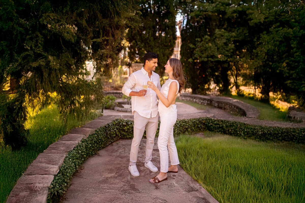 aix_en_provence_engagement_photoshoot_couple