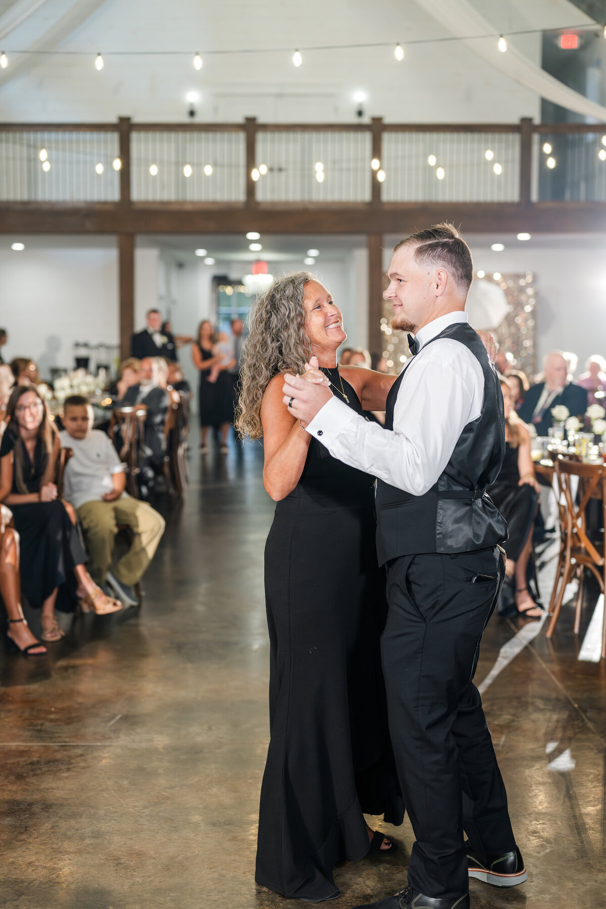 barn-at-white-oaks-wedding-murray-kentucky-125