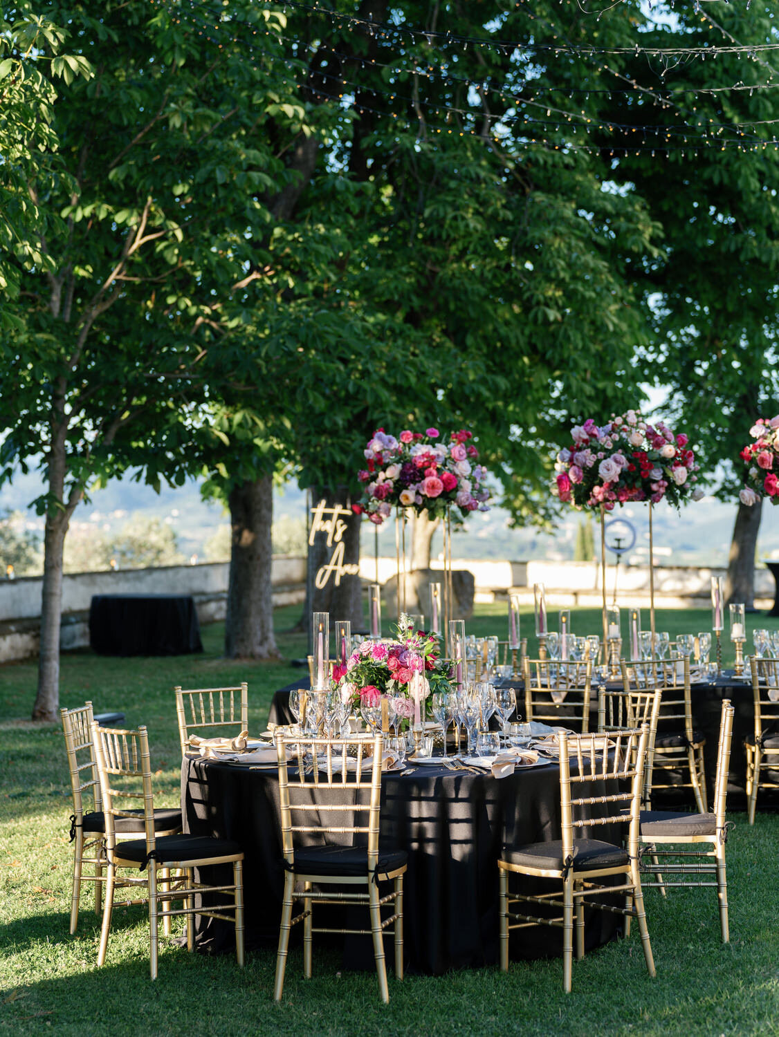 132-Themed-Reception-Decor-in-Florence
