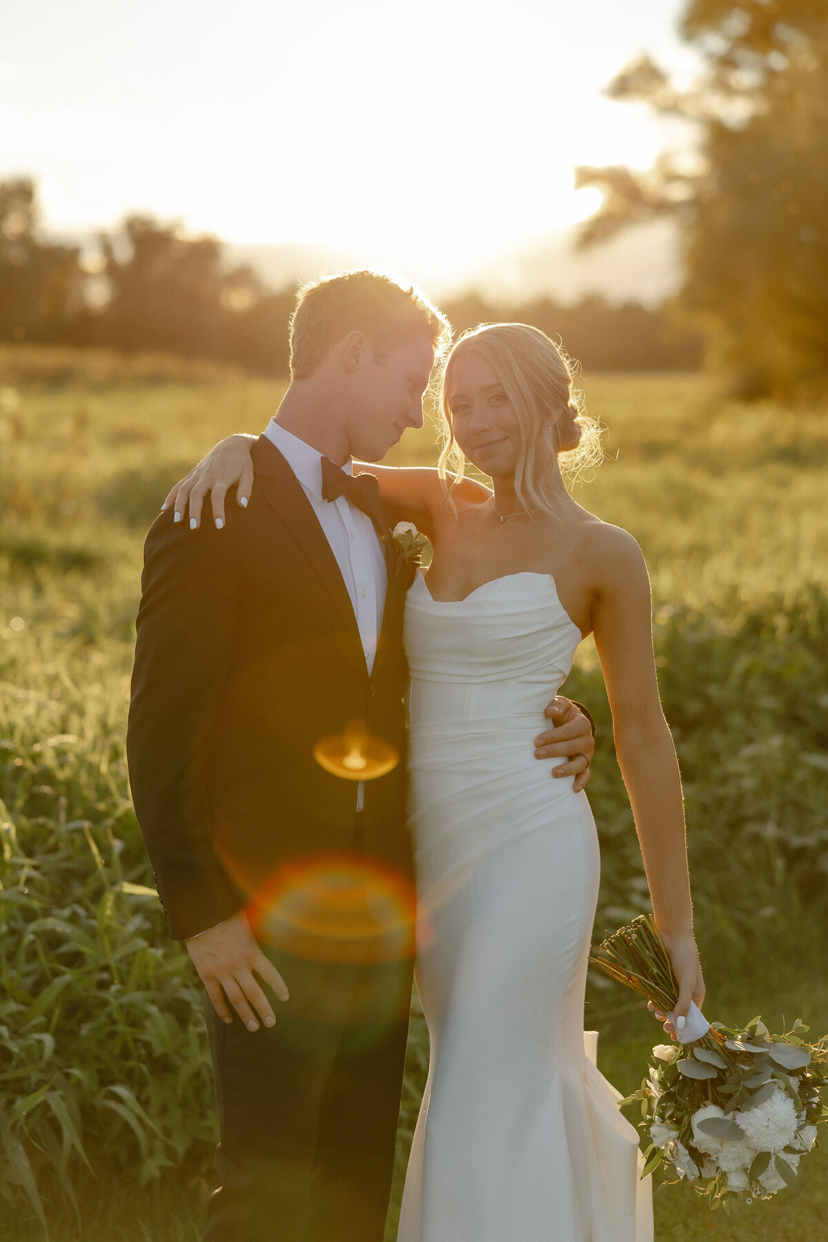 jayla+joey-cottage-farmhouse-wedding-minnesota
