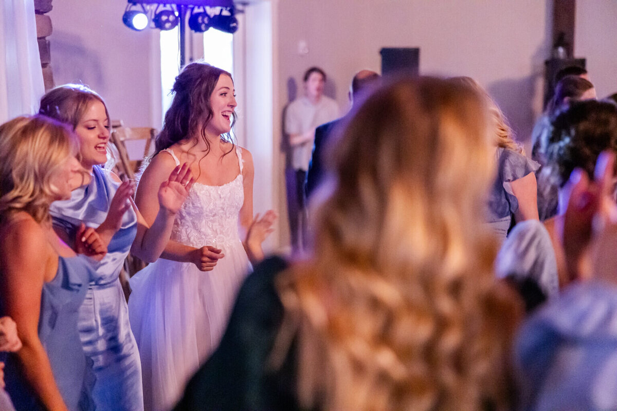 TheFourSeasonsBarnSpringWedding0166-1536x1024