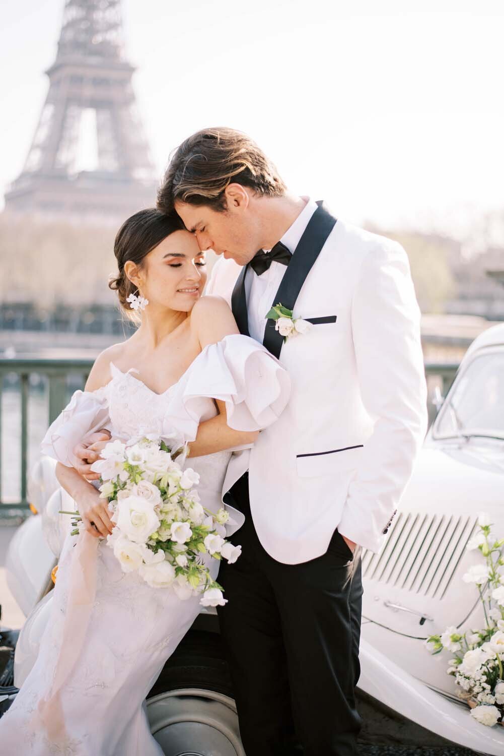 Eiffel Tower Paris wedding editorial veronique Lorre floral designer Marchesa Gown Ruth Terrero Photography20