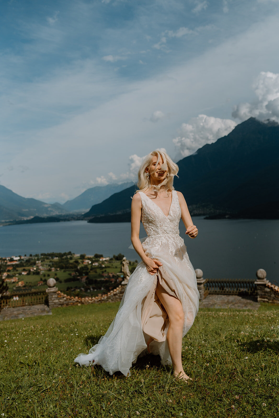 231_WEDDING-VENUE-ITALY_Lake-como-wedding_jasmin-schuler-wedding-photographer-san-Francisco-spicy-wedding-photos-elegant-classy-weddingphotos-35mm-vintage_COM06422_websize