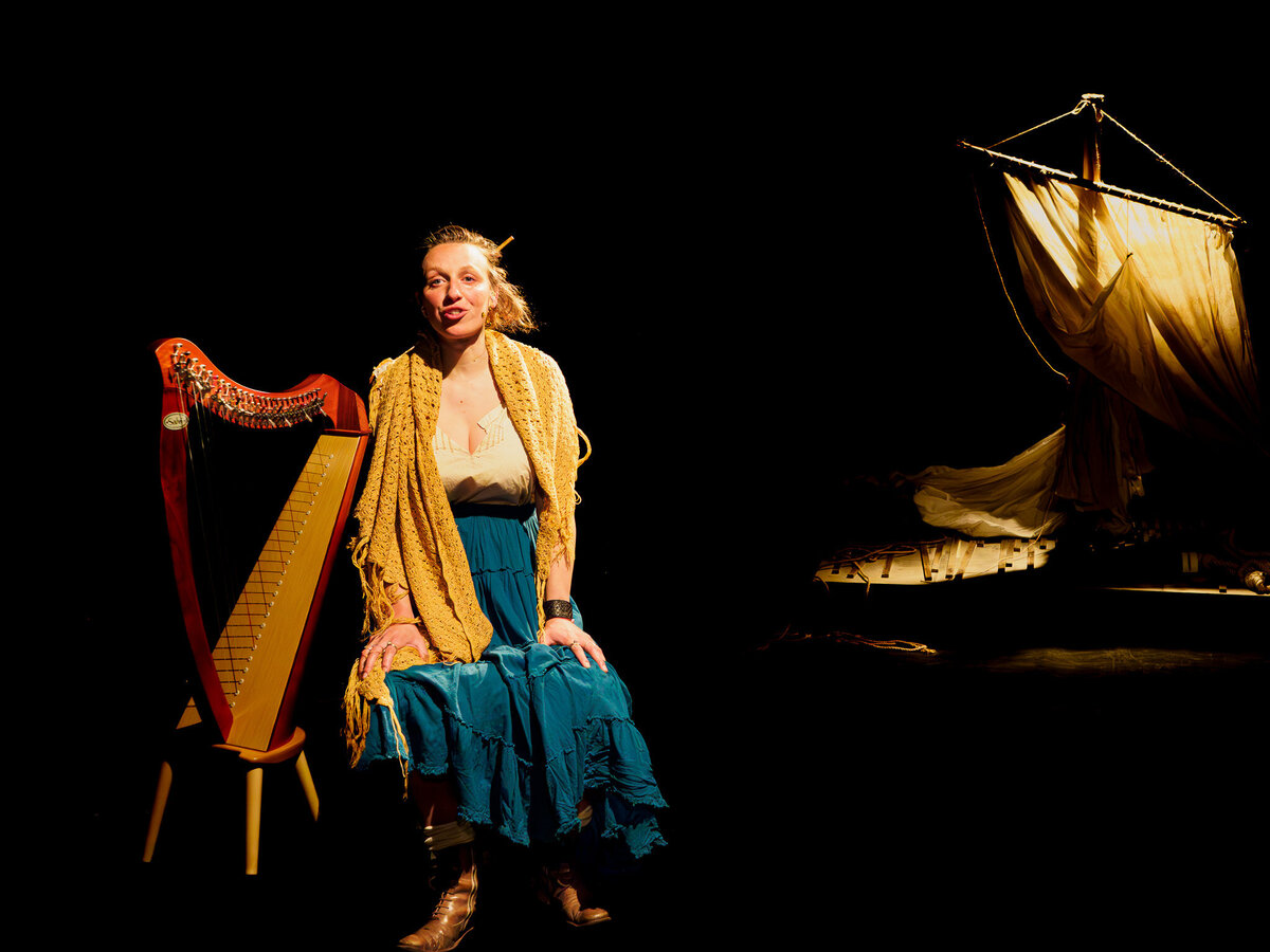 MATTEA Idée originale, interprétation Alexandra Lacour : texte Laura Léoni : mise en scène Sébastien Bonnabel : concept musical et sonore Alexandra Lacour, Ulysse Chaffin_4080065-3-Enhanced-NR