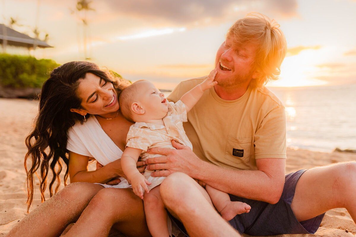 candid-maui-family-photographer (1)