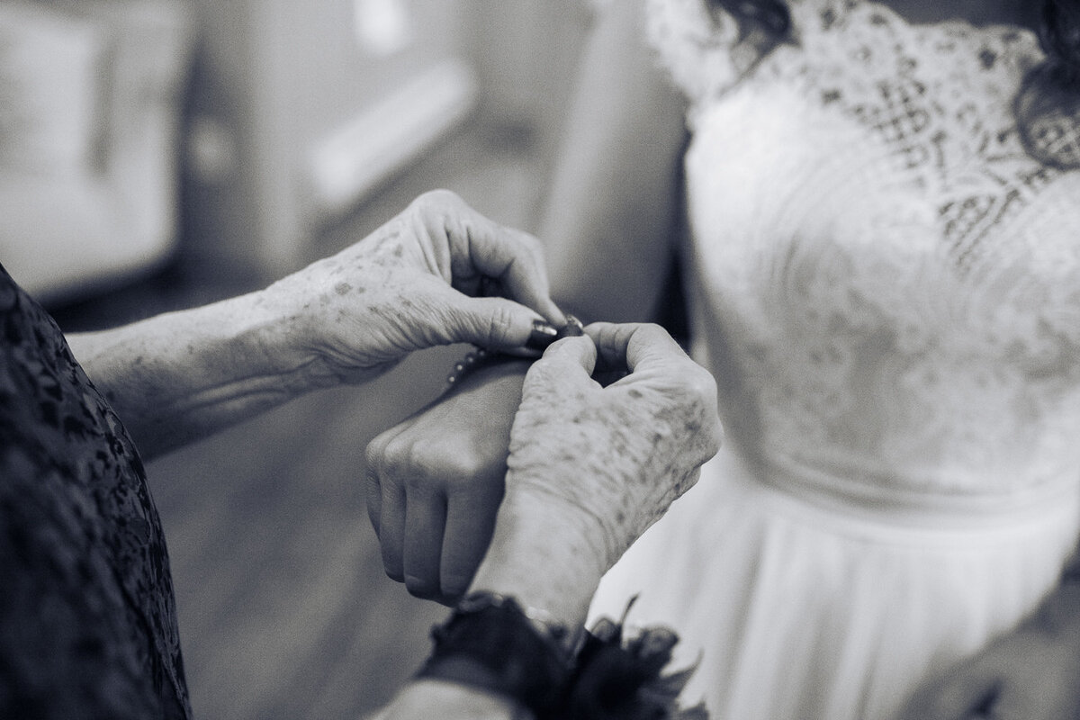 Nicole Noel Photography_Carlee and Kasey Colorado Wedding_Chatfield Botanical Gardens-348
