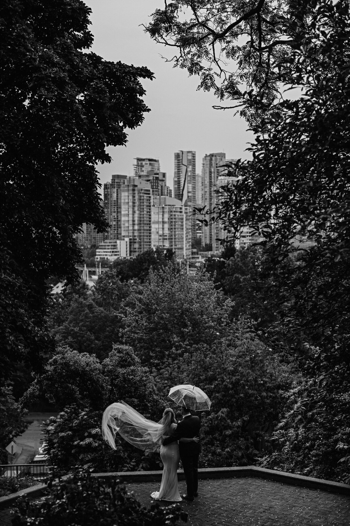 the-godards-Vancouver-Downtown-wedding-photographer-11