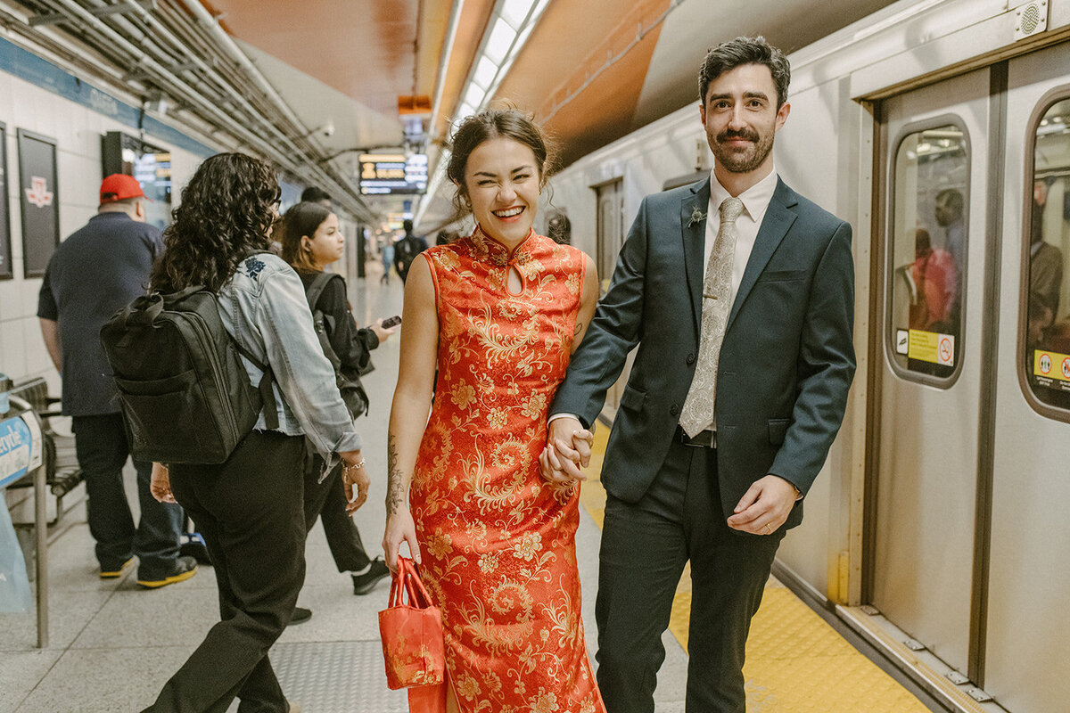 toronto-city-elopement-city-hall-ttc-subway-sugar-beach-fun-romantic-sumer-wedding-2798