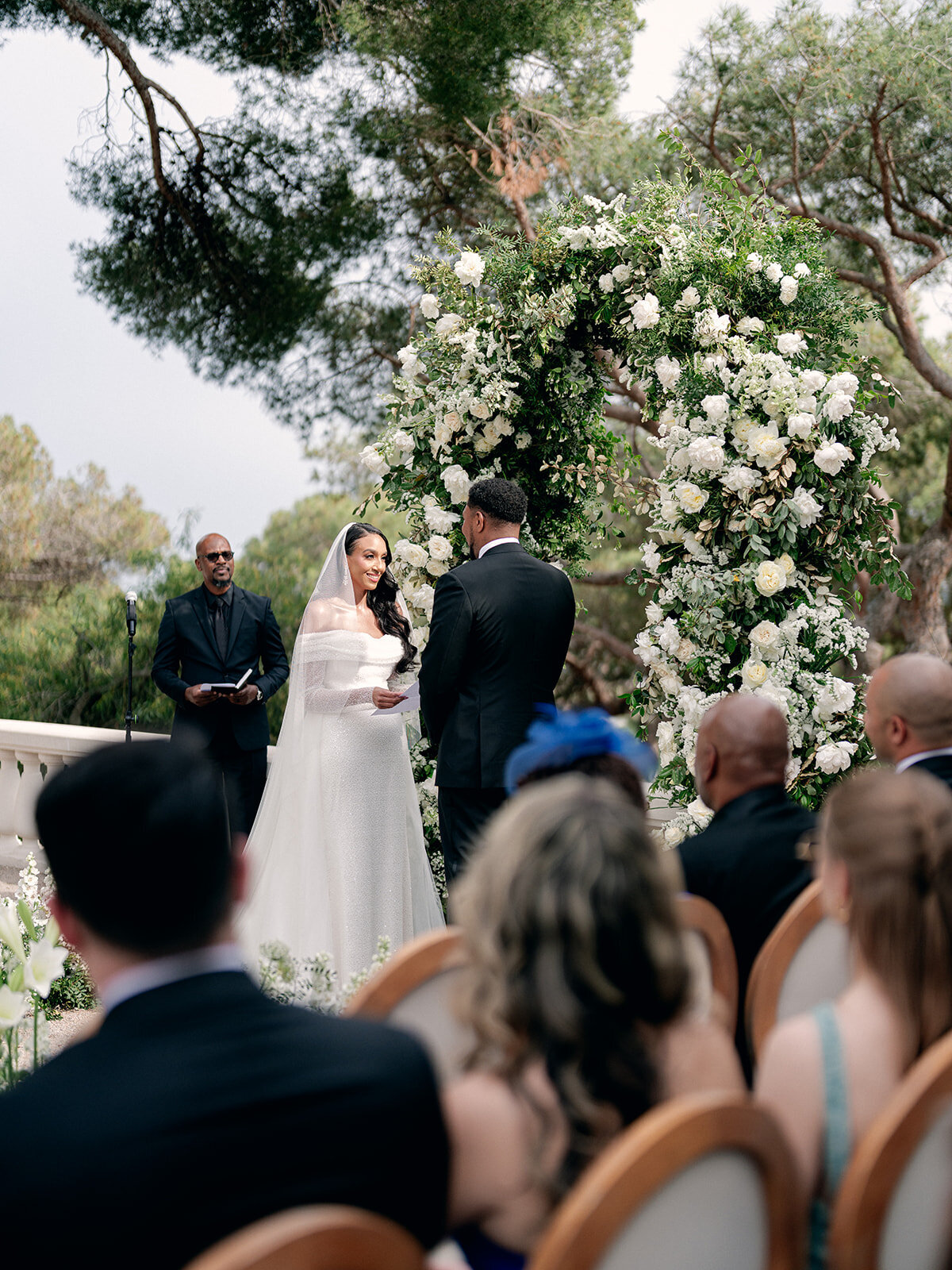 23-intimate-destination-wedding-french-riviera-with-white-flowers