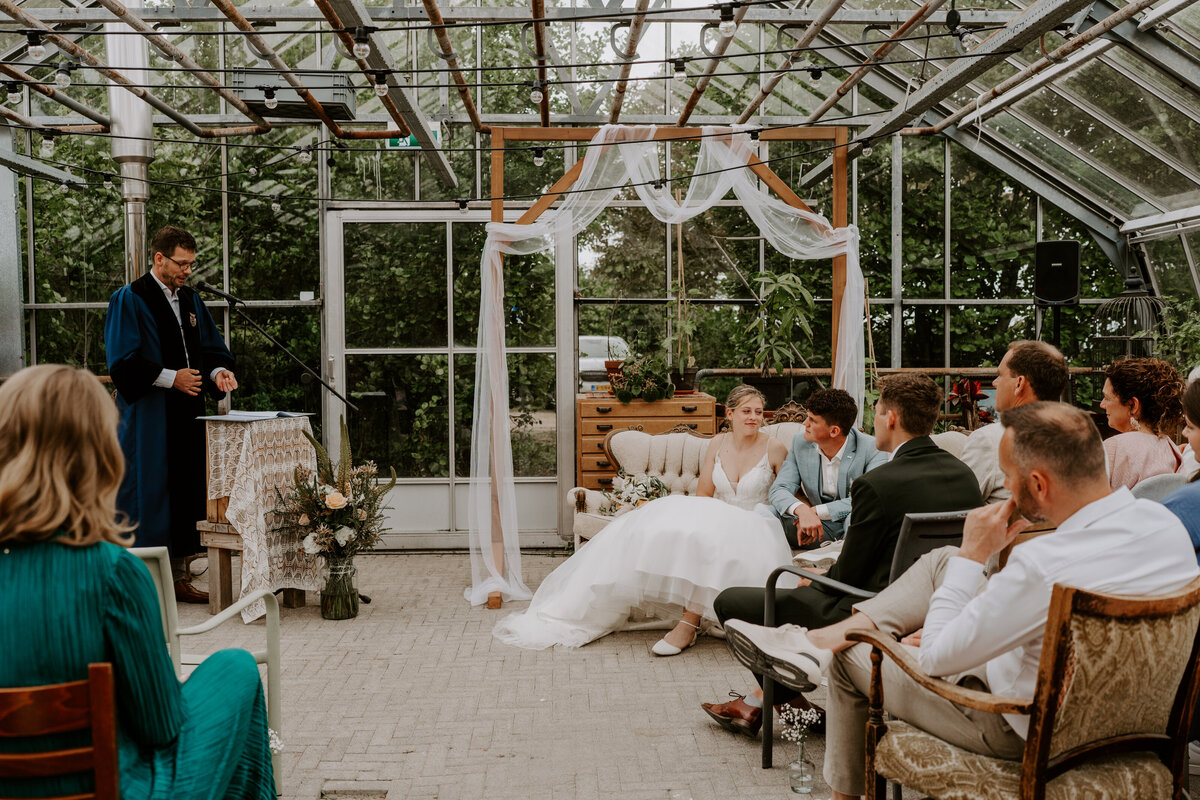 Trouwfotograaf in Zeeland. De leukste trouwlocaties in Zeeland vind je in deze blog. Door everatilroefotografie, trouwfotograaf in Middelburg,Zeeland