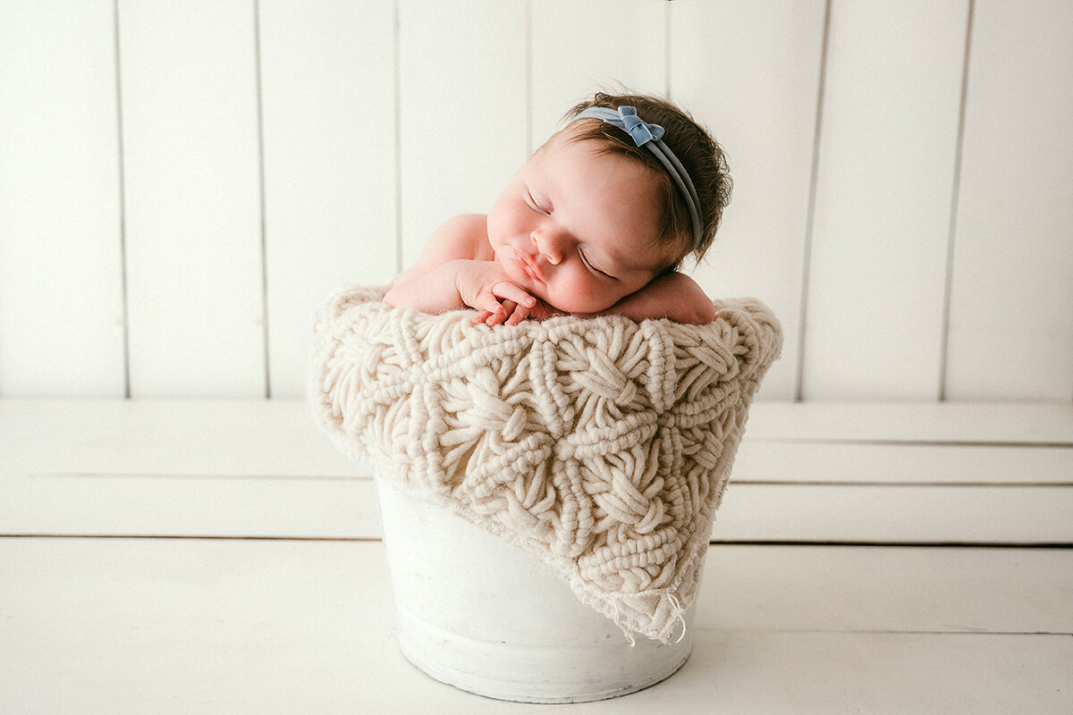 sacramento-minimalist-newborn-photographer