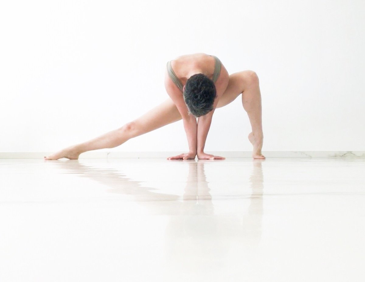 DancersStretch