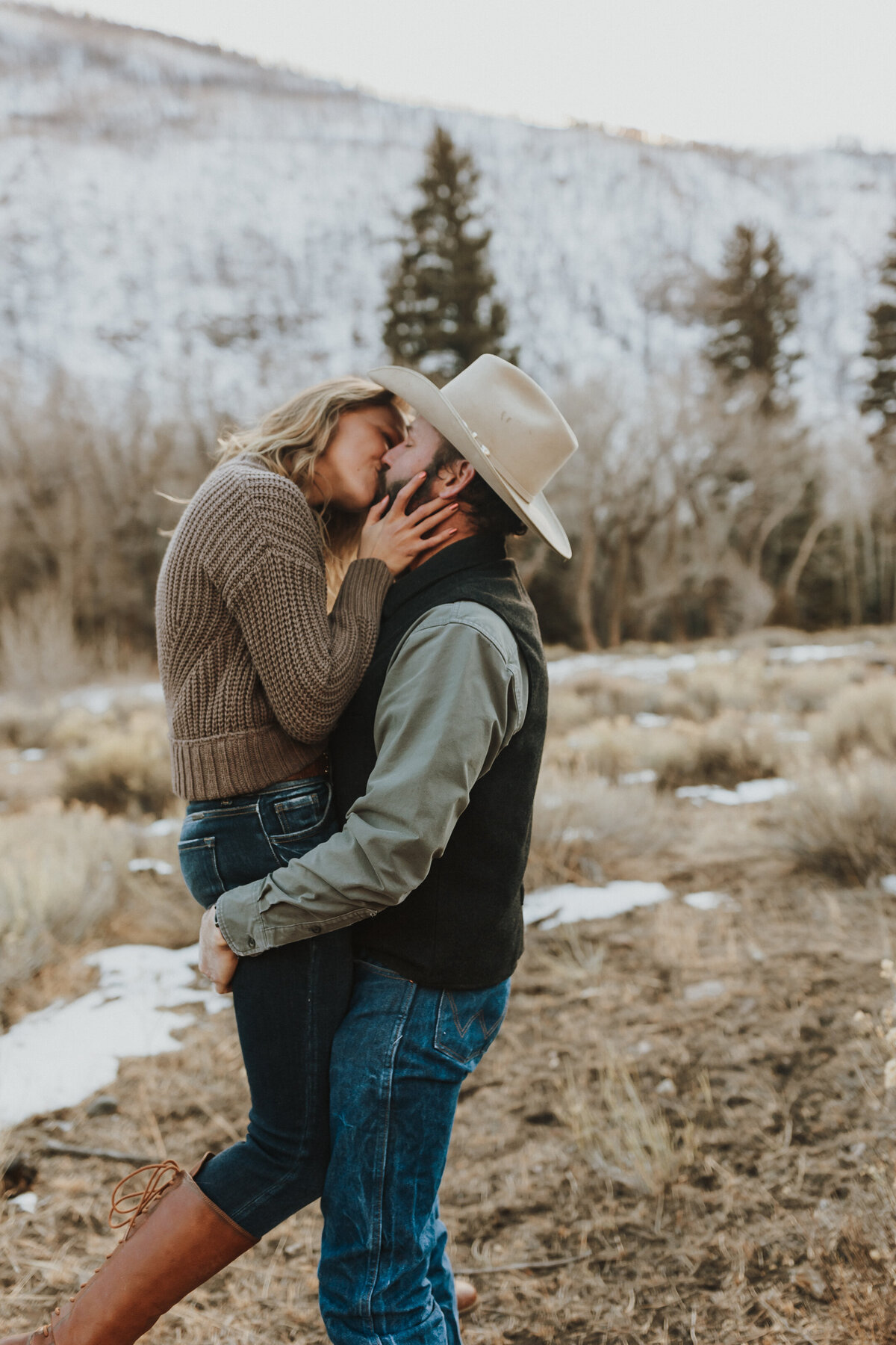 fort-collins-colorado-engagement-session-photographer-in-the-poudre-canyon-near-bellvue-next-to-the-poudre-river-22