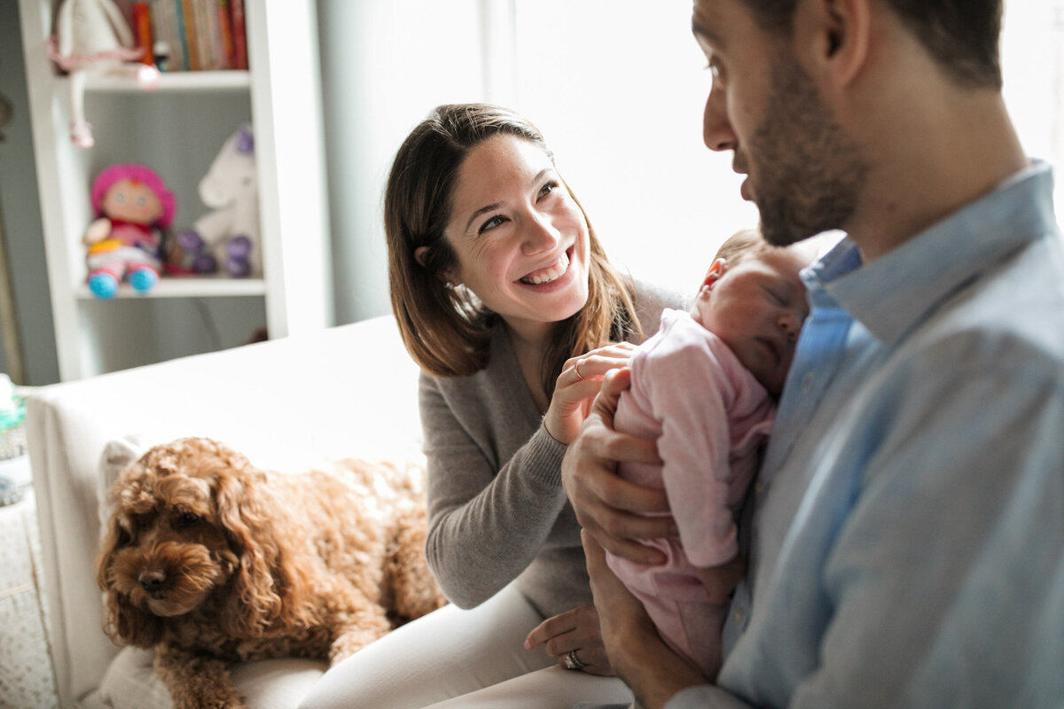 candid-natural-boston-newborn-family-photographer-zev-fisher-012