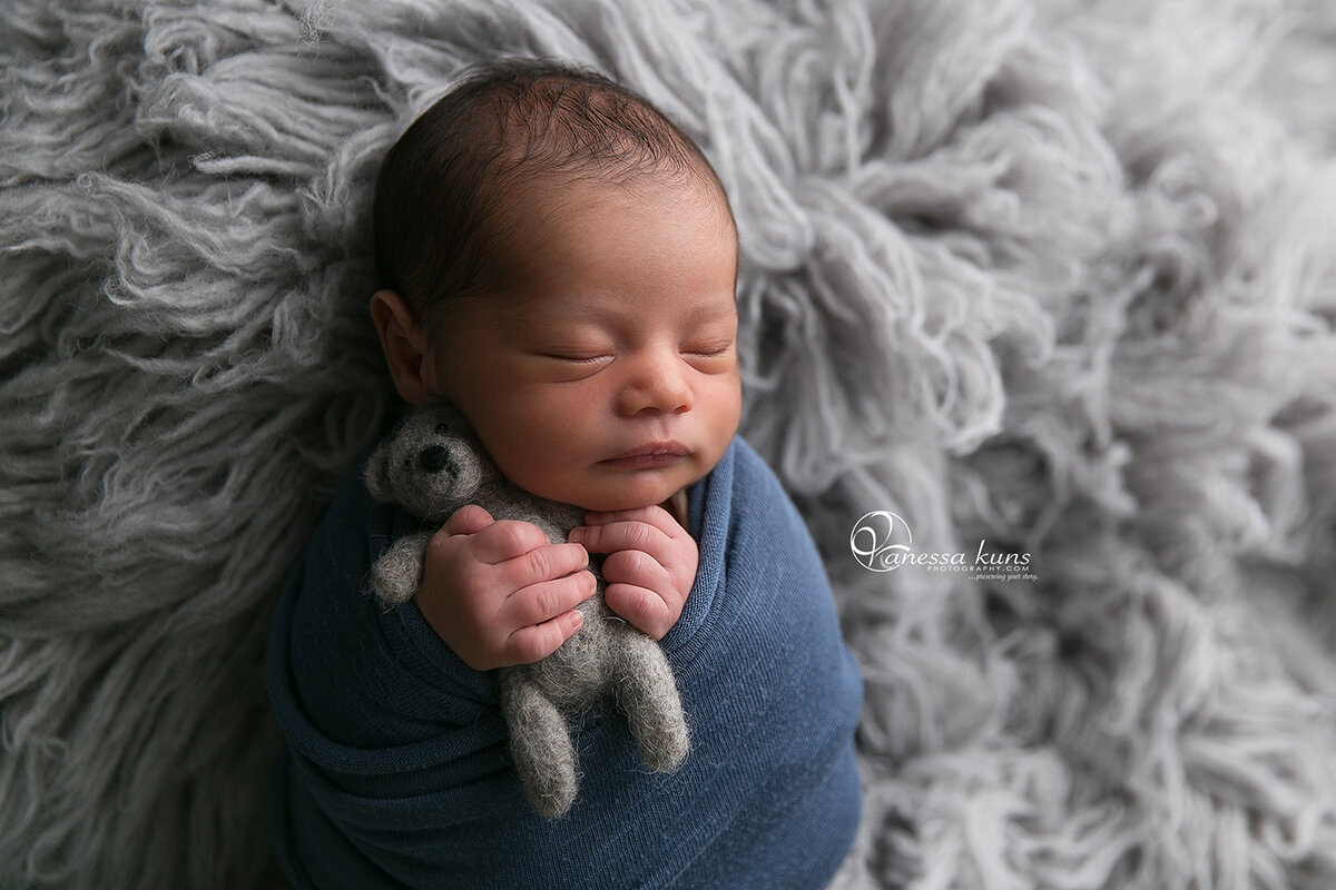 inland_empire_newborn_photographer_baby_boy_with_bear