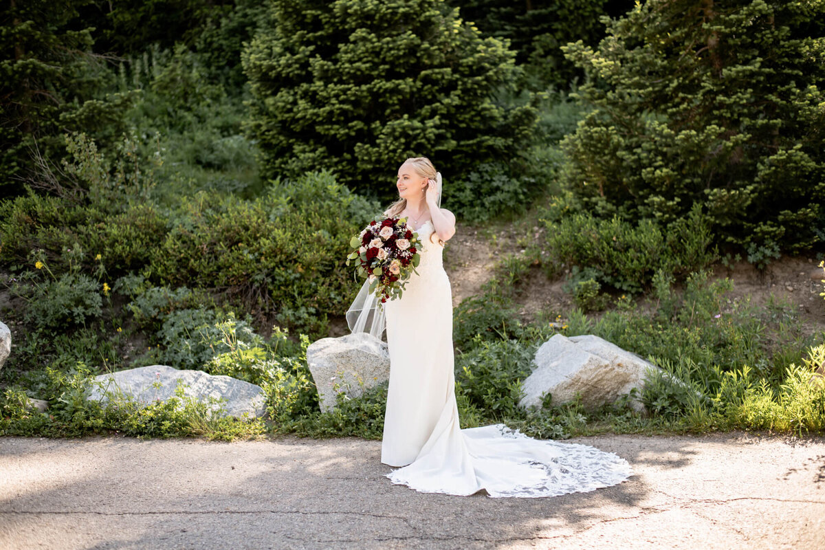 summer-mountain-bride