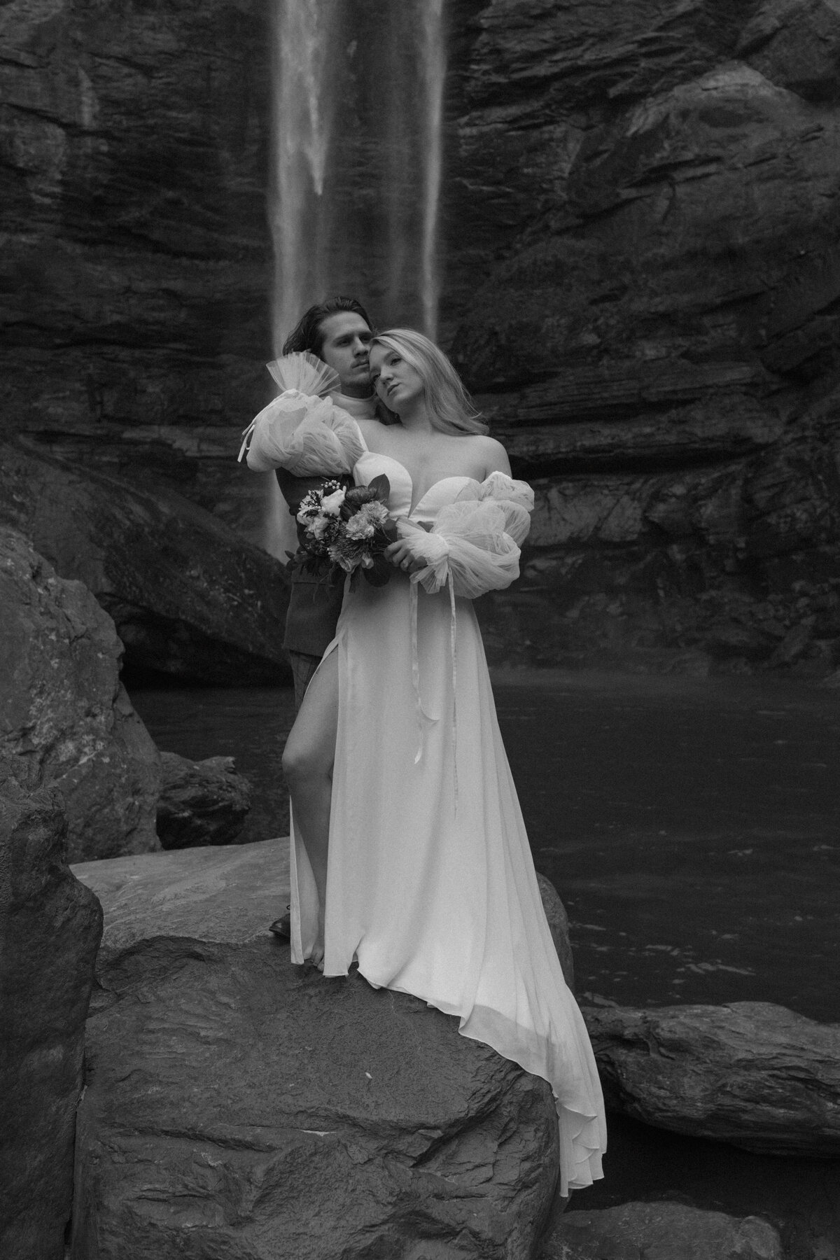toccoa-falls-georgia-waterfall-whimsical-elegant-elopement-12