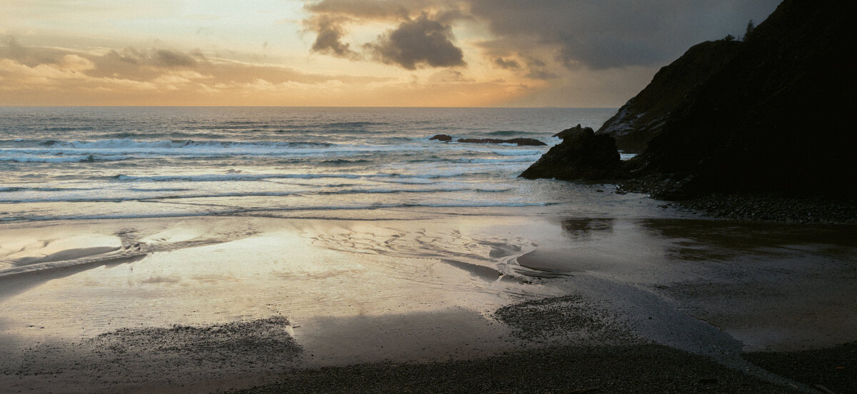 Oregon Coast Couples - lizarrietaphotography-37