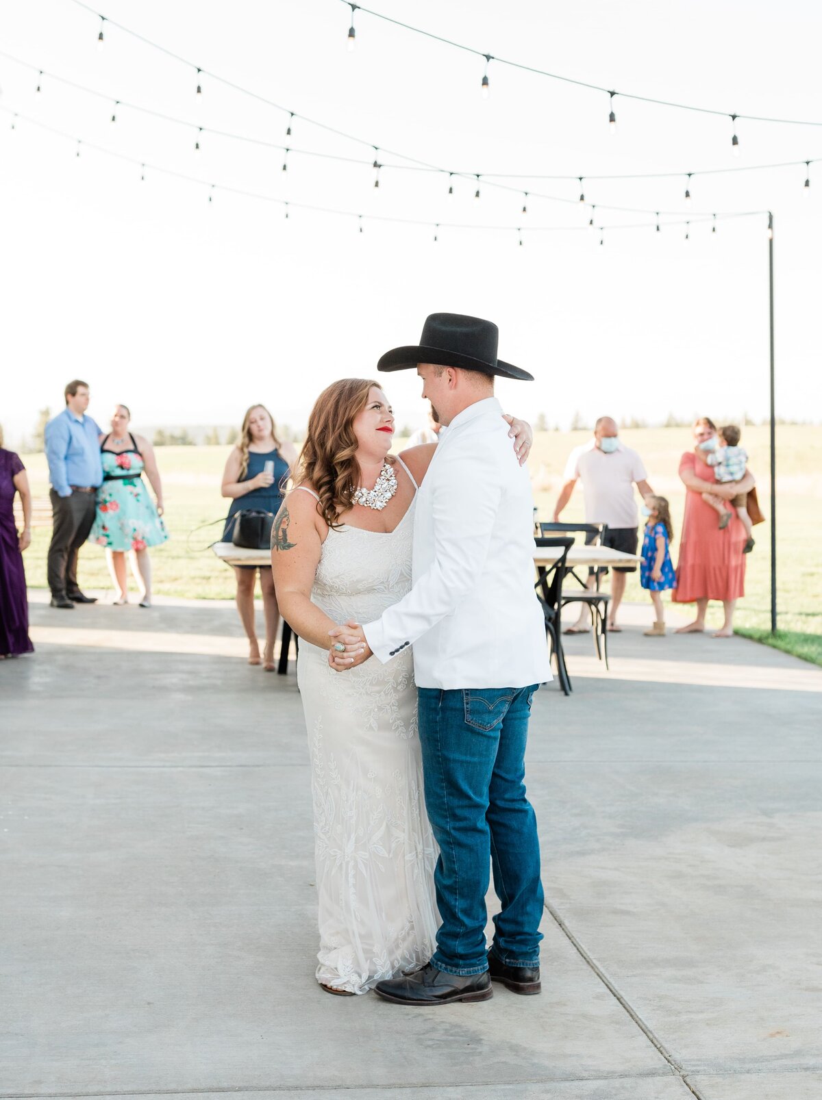 first-dance-farmhouse-on-greenbluff.jpeg