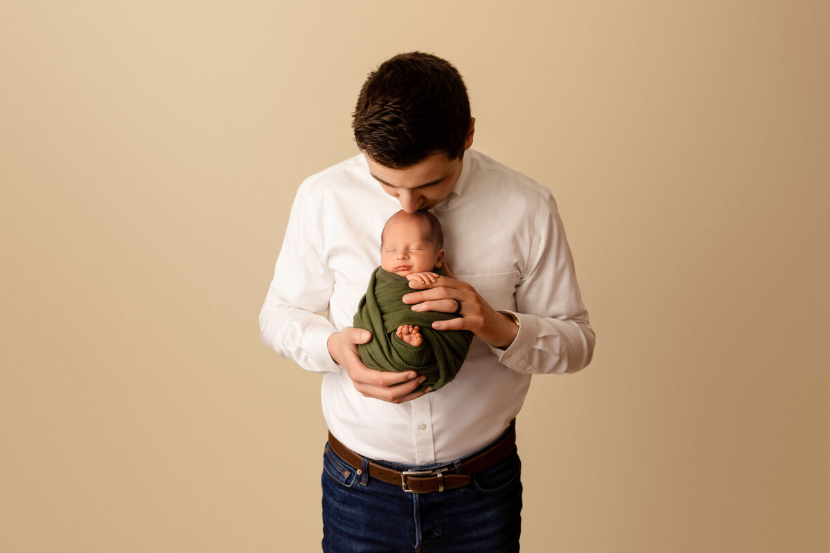 Brookfield-Newborn-Photographer-28