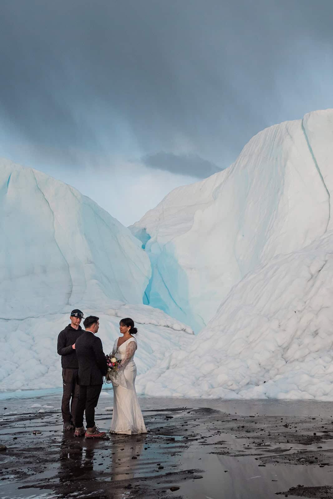 matanuska-glacier-microwedding-Soul-and-Sky-Weddings