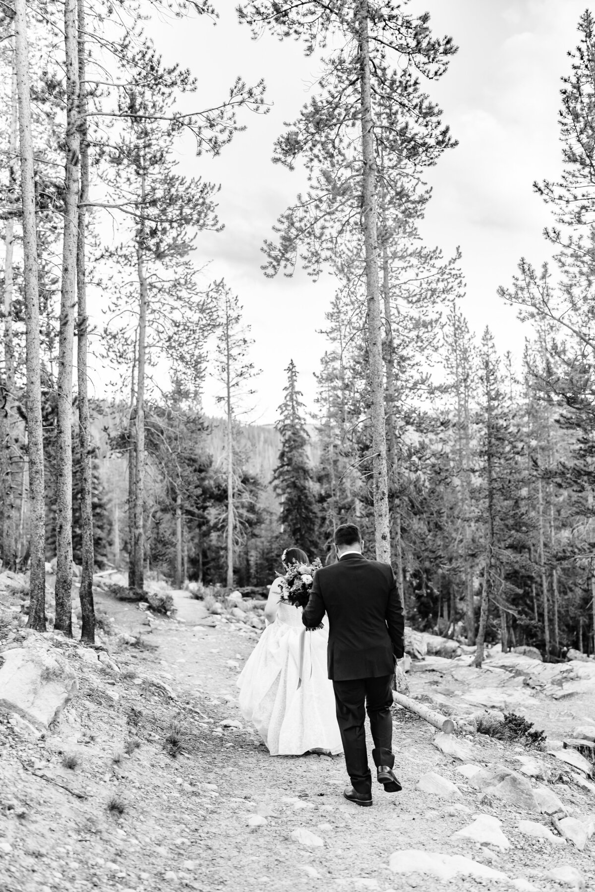 utah-elopement-portrait-couple-hiking