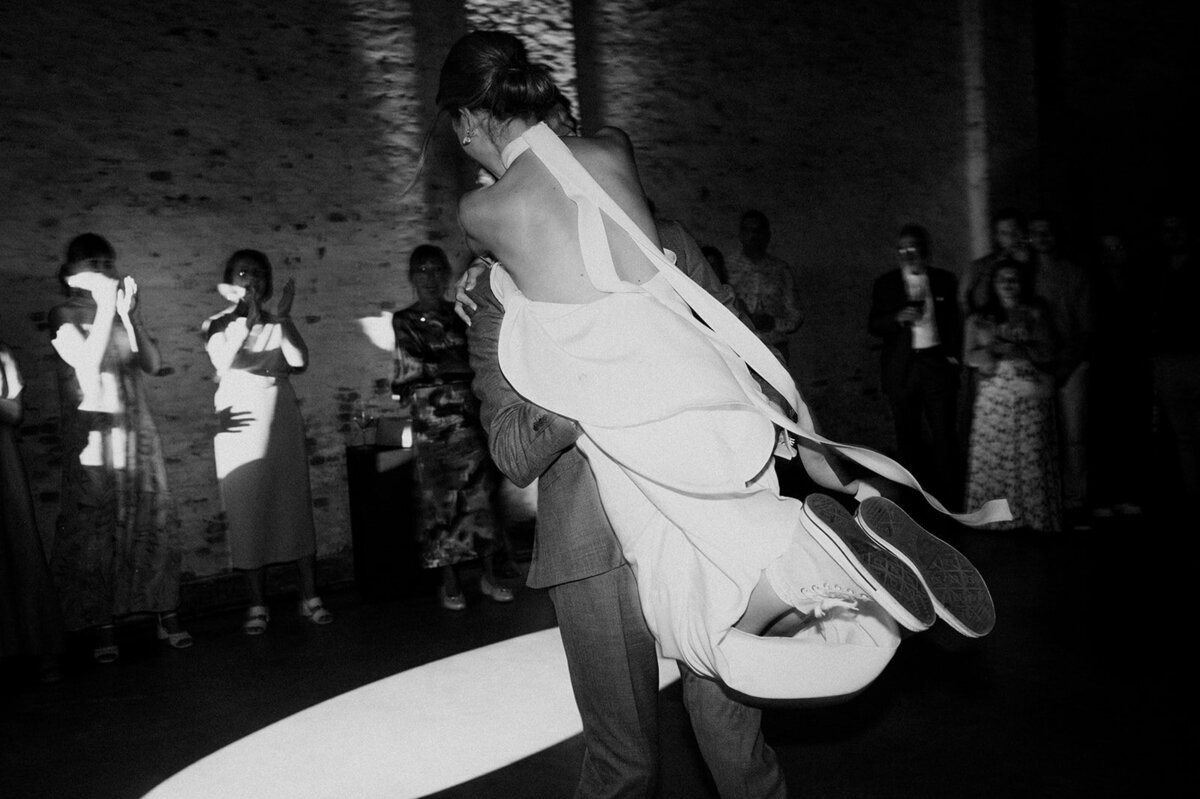 Herentals, salon weddings, moody, authentiek, alternatief trouwen,bruid, 2026, elopent, intiem, spontaan, tijdloos, trouwfotograaf, antwerpen - dansendansendansen-67
