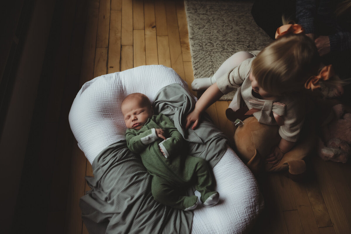 Lindsay-wilson-photography-in-home-newborn-15