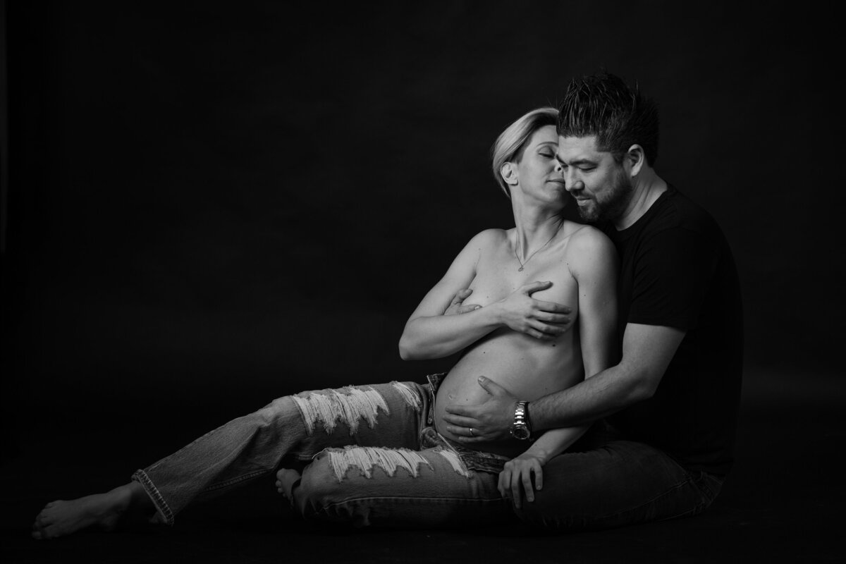 pregnant woman maternity session