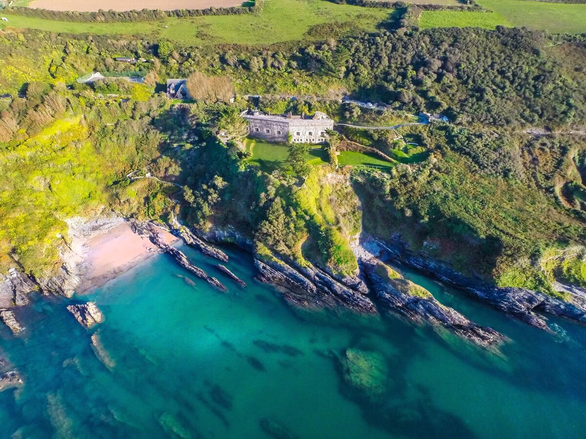 Polhawn Fort - A unique coastal wedding venue in Cornwall