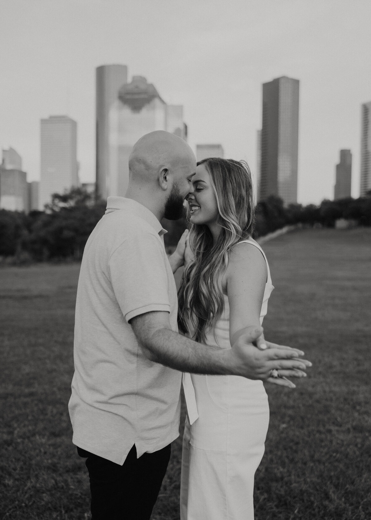 downtown-houston-engagment-couple