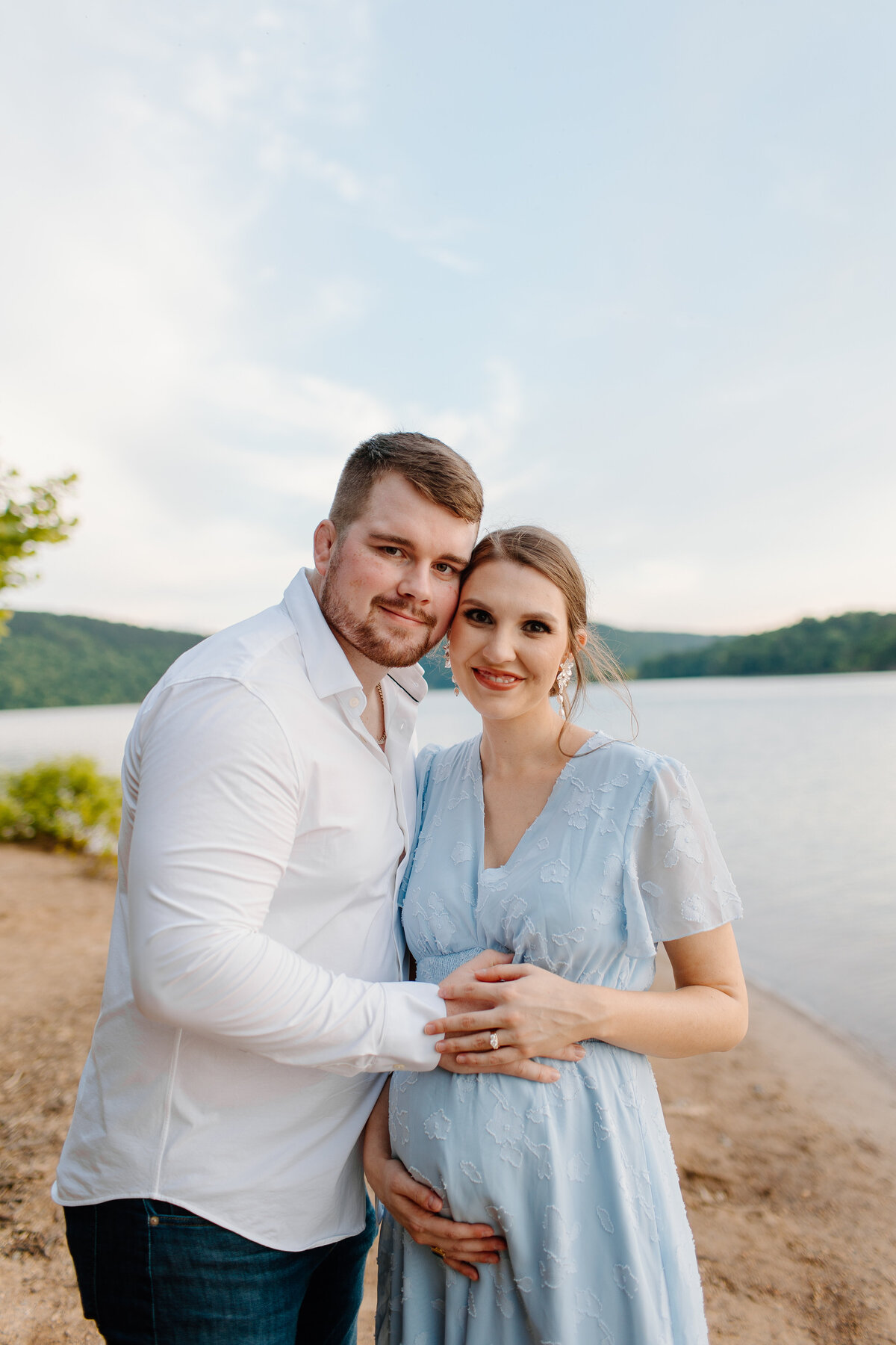 Documentary-Maternity-Session-at-Carvins-Cove-RJ-75