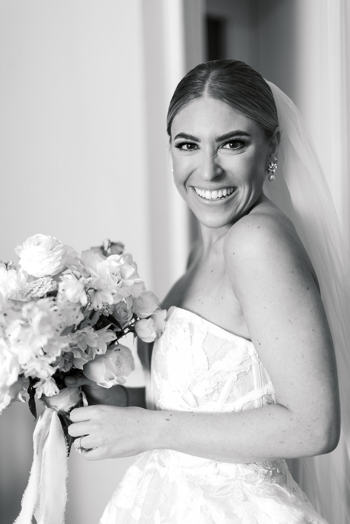 Grace-Brown-Photography-Bellevue-Hall-Tented-Wedding_036