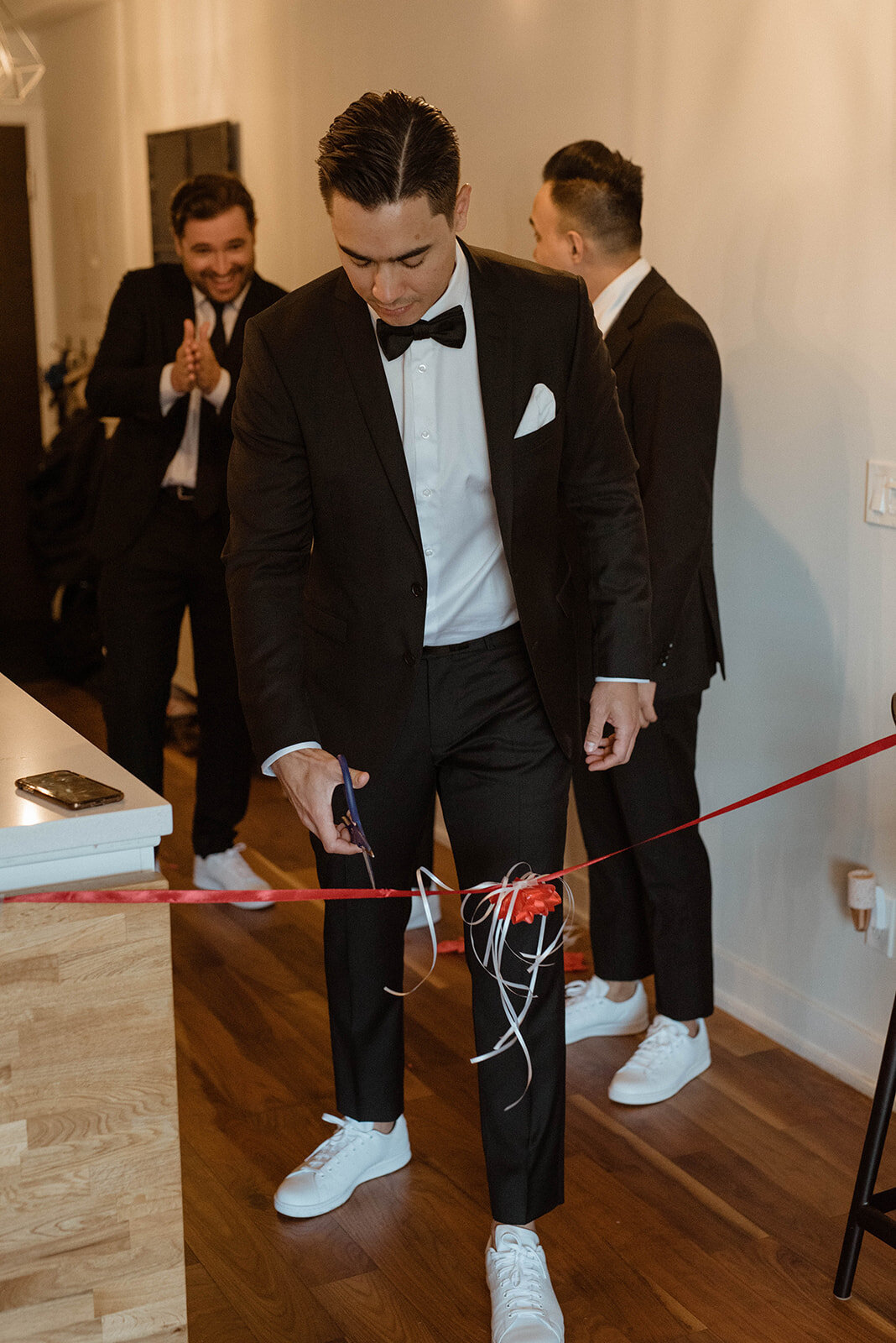A-toronto-wedding-intimate-brunswick-bierworks-getting-ready-10