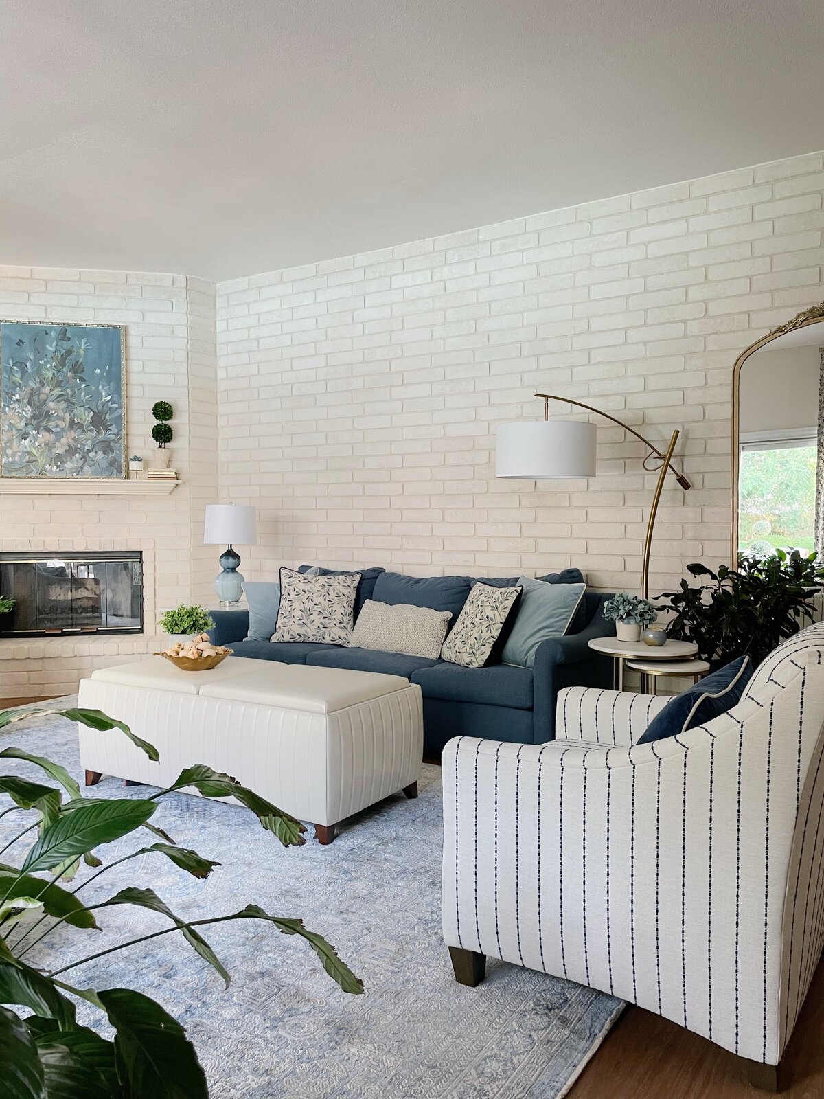 dusti j design white stripes chairs