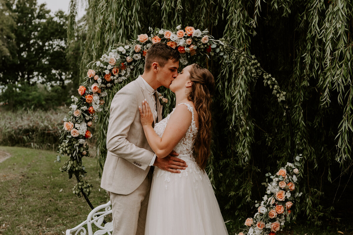 Trouwfotograaf in Zeeland. De leukste trouwlocaties in Zeeland vind je in deze blog. Door everatilroefotografie, trouwfotograaf in Middelburg,Zeeland