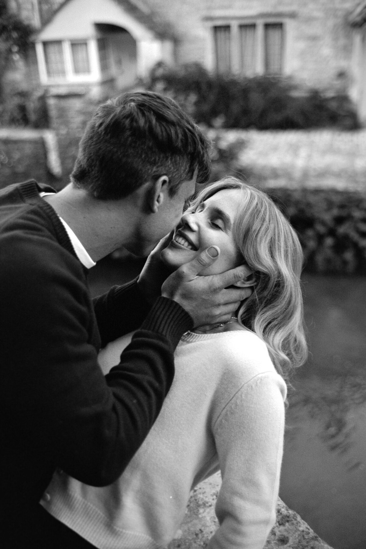castle-combe-couple-portraits-analogue-11