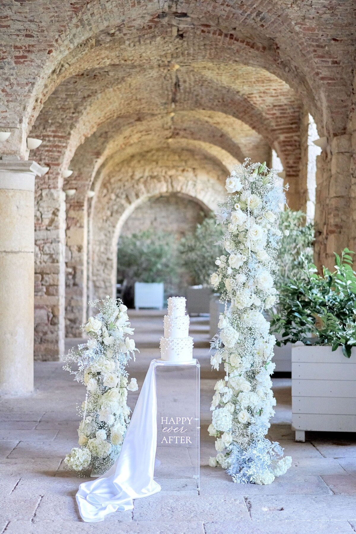 arches-florales-roses-blanches
