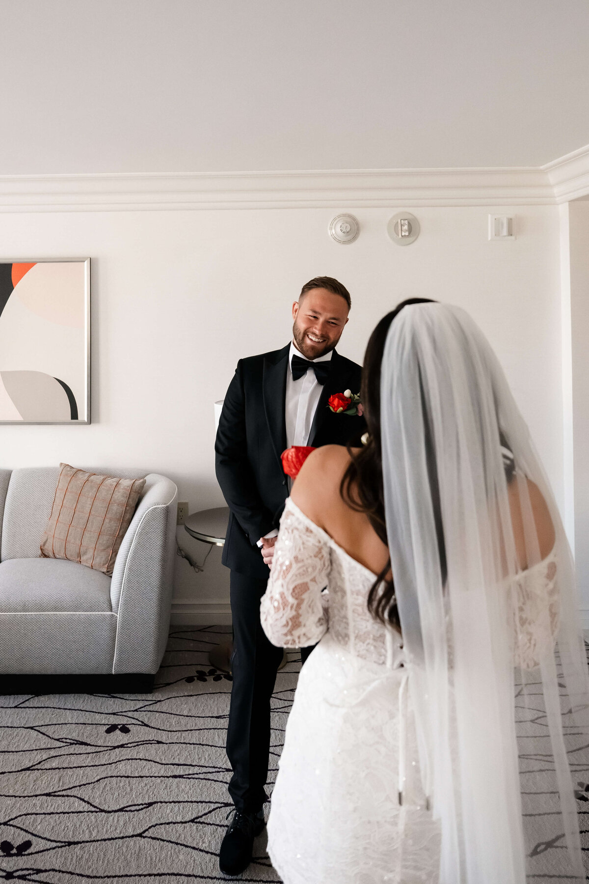 27riskyexposure_hannah-rory_las-vegas-elopement-photography
